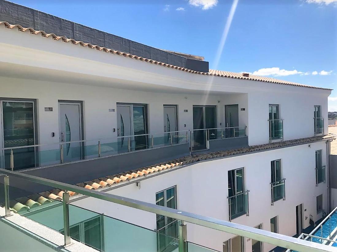 Peralux Hotel Kültér fotó